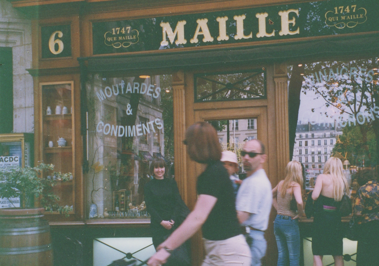 Ann James Massey standing in front of the Maille shop
Photo  ©1994 Imogen James
