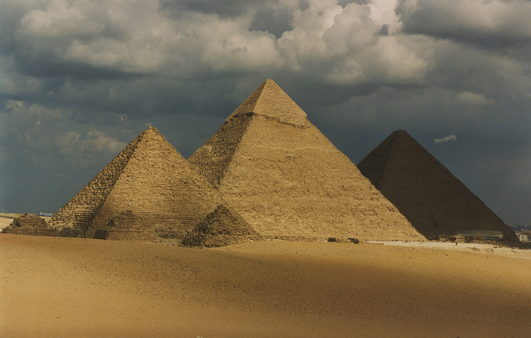 The Pyramids of Giza. Photos of Egypt ©1998 Ann James Massey