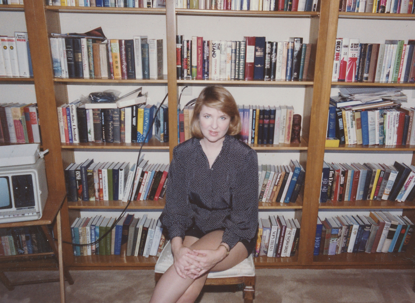 Ann James Massey in her library in Santa Teresa
Photo ©1987 Fred K. James