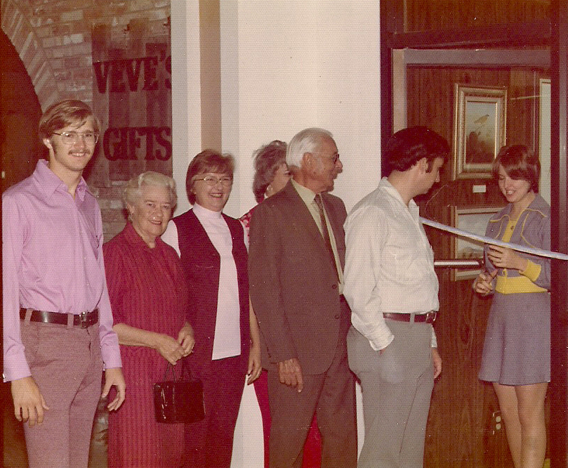 Ann James Massey cutting the ribbon for the opening of her gallery, The Montwood Gallery, in 1974.